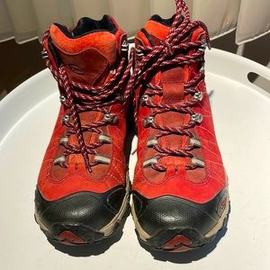 Oboz Hiking Boots